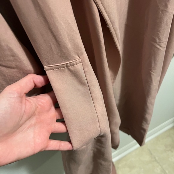 Forever 21. Pink soft trench coat. Size small - Picture 4 of 5